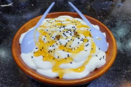 معصوب قشطة وعسل (Cream honey)