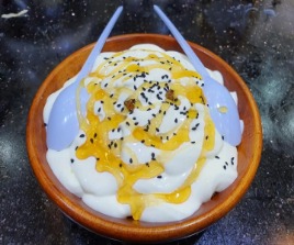 معصوب قشطة وعسل (Cream honey)